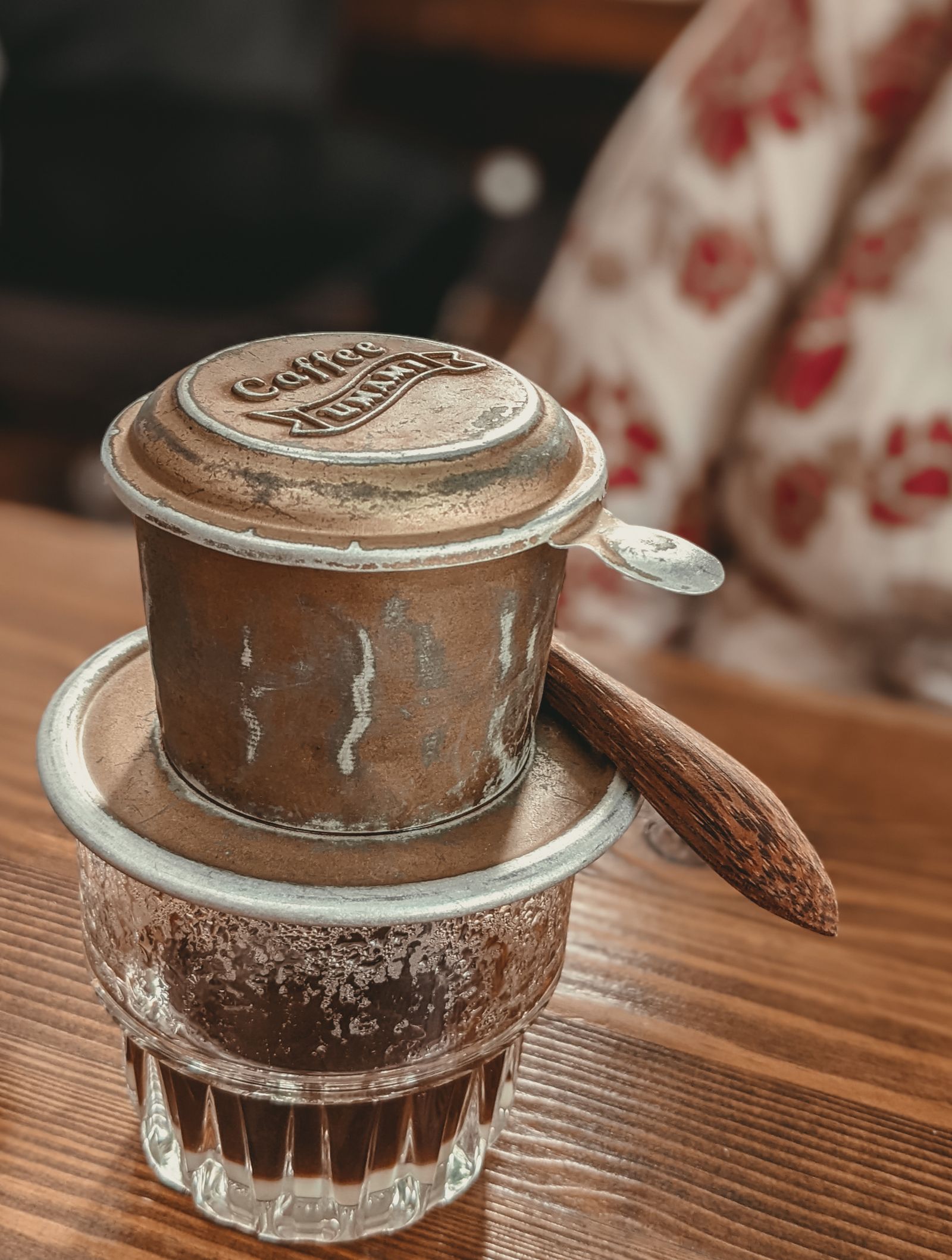 Chiếc phin cũ đã dùng nhiều năm